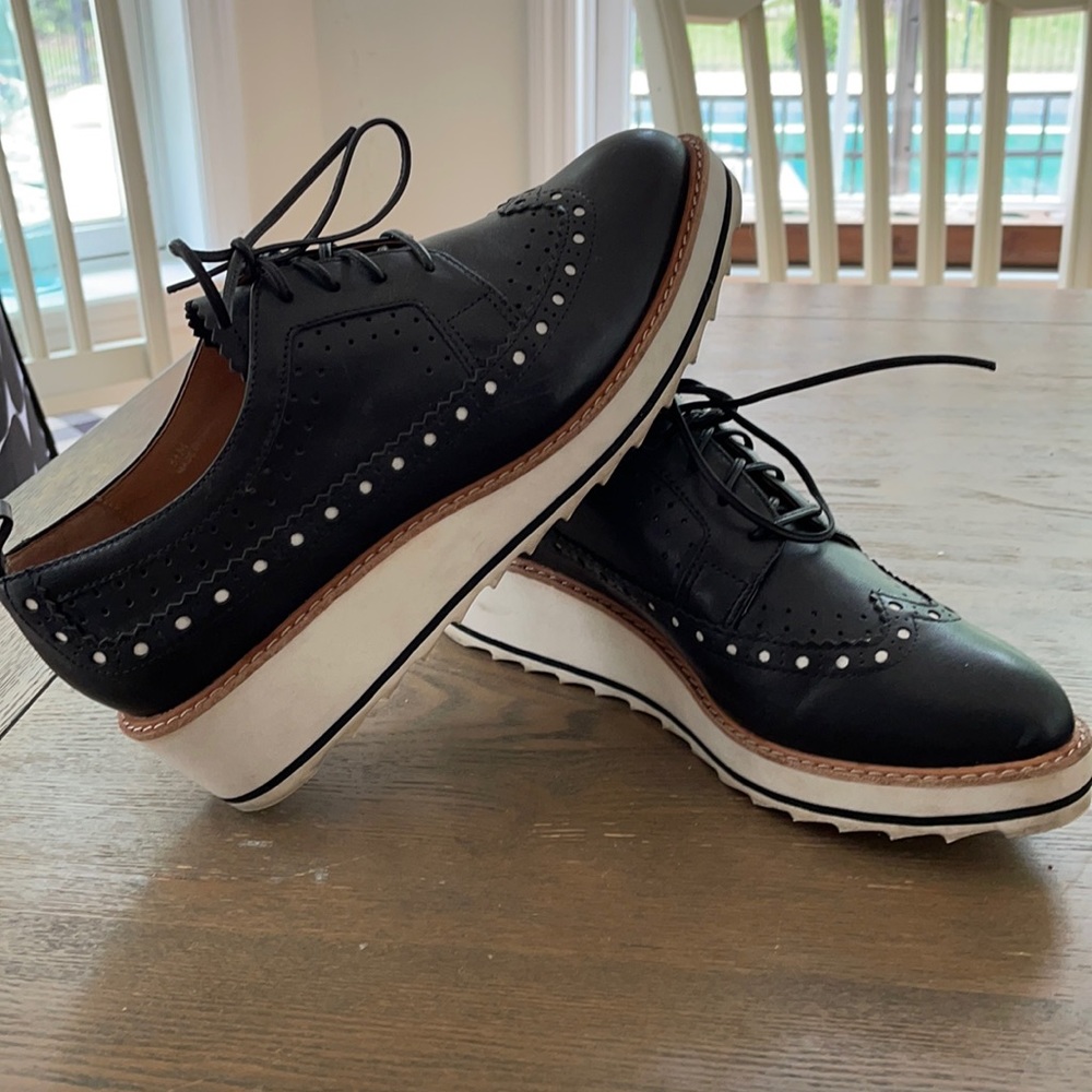 black sz8 wedge oxfords